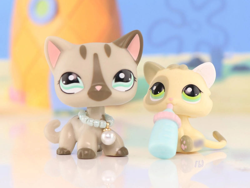 Mini 2pcs Lot Pet Shop Dogs and Cats Collectable With Accessories Best Gift For Kids Toy