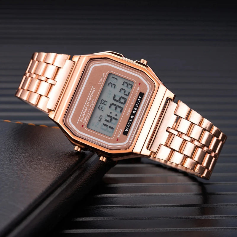 Relógio Digital — Esportivo, à Prova d'Água, Pulseira Dourada, LED, Unissex, Casual, Estilo Bracelete.